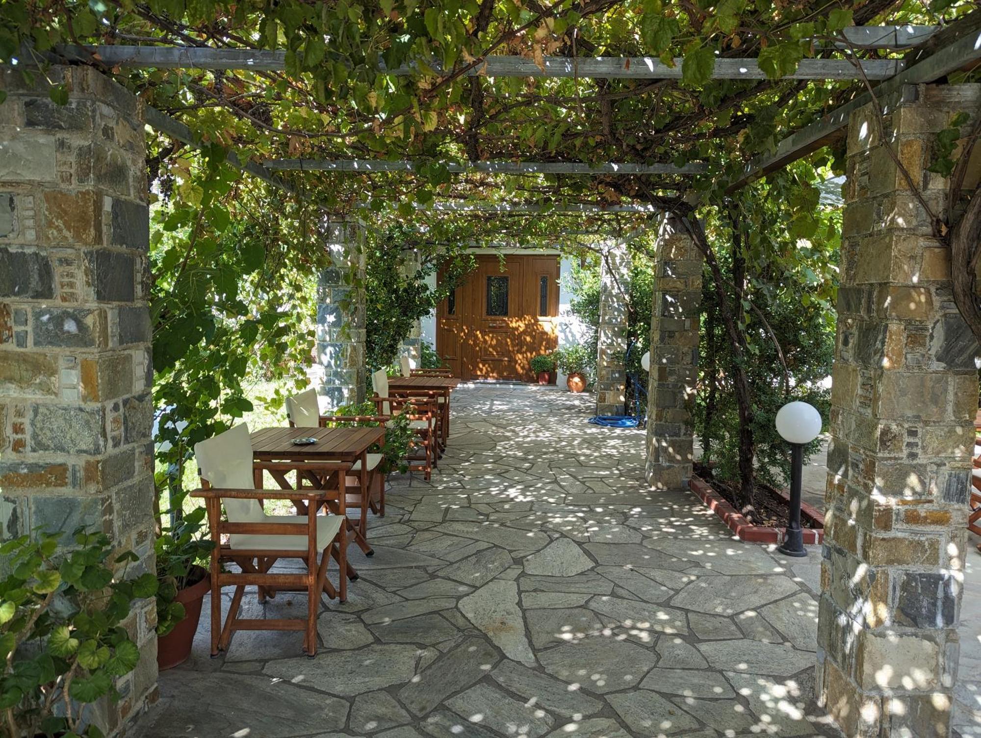 Guesthouse Christos Skópelos Eksteriør bilde