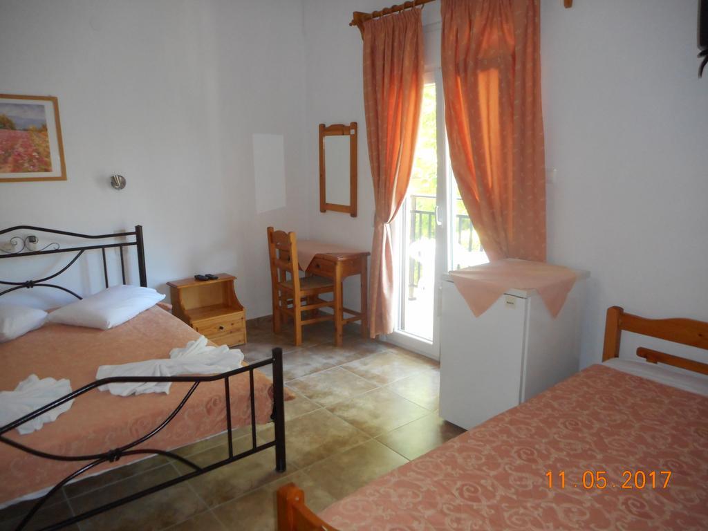 Guesthouse Christos Skópelos Eksteriør bilde